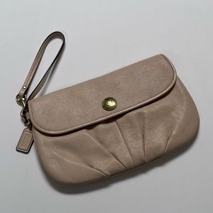 COACH ASHLEY PLEATED BEIGE LEATHER LARGE FLAP WALLET WRISTLET